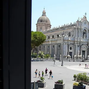 Palazzo Marletta Duomo Appartamento Aeroporto di Catania Fontana Rossa